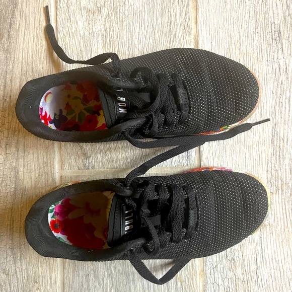 NOBULL Black Daisy Trainers - Picture 2 of 4